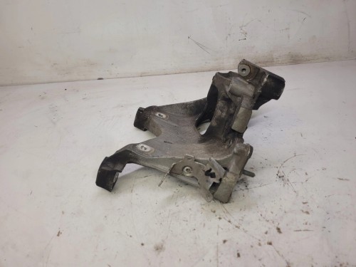 ŁAPA SILNIKA WSPORNIK PRAWA AUDI A4 A5 8W0399296E