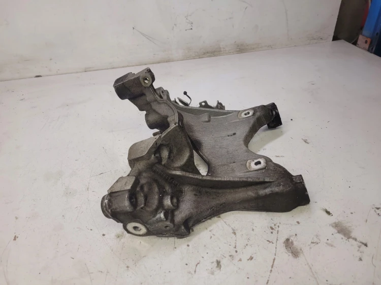 ŁAPA SILNIKA WSPORNIK PRAWA AUDI A4 A5 8W0399296E