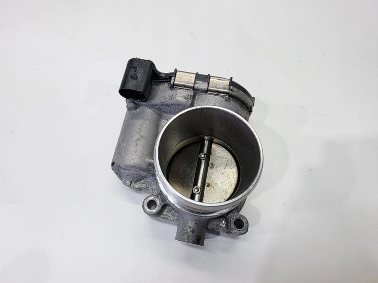 PRZEPUSTNICA AUDI A4 B9 A4 Q5 VOLKSWAGEN SEAT SKODA 2.0 TFSI 06K133062AG