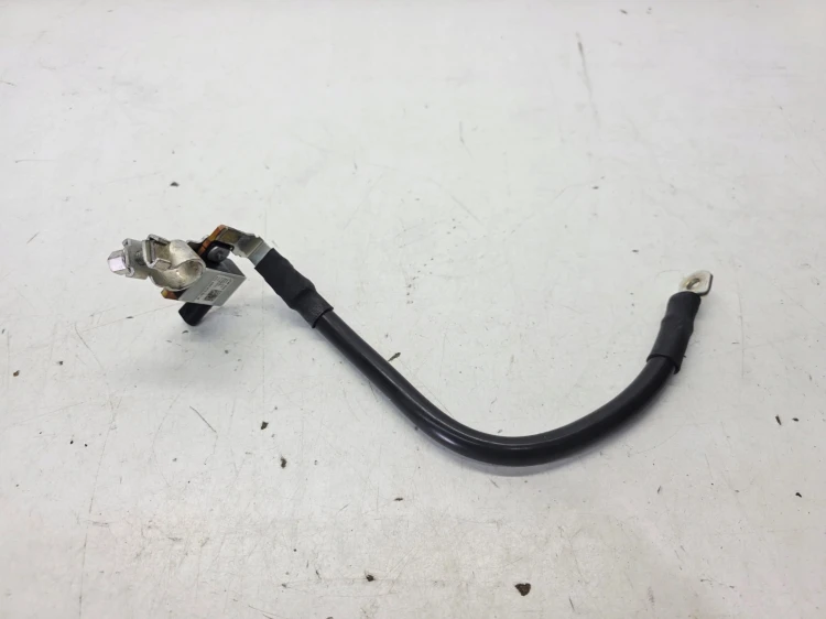 KLEMA MINUSOWA AUDI VOLKSWAGEN SEAT SKODA 8S0915181B