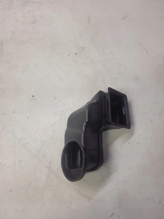 WLOT KIEROWNICA POWIETRZA AUDI A6 C6 4F1819721A