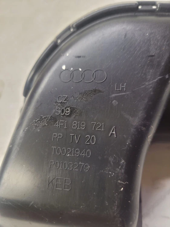 WLOT KIEROWNICA POWIETRZA AUDI A6 C6 4F1819721A