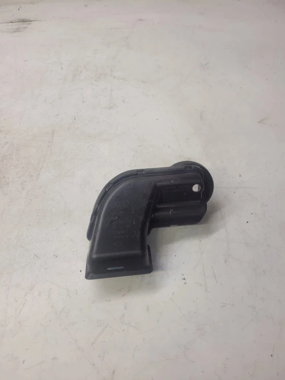 WLOT KIEROWNICA POWIETRZA AUDI A6 C6 4F1819721A