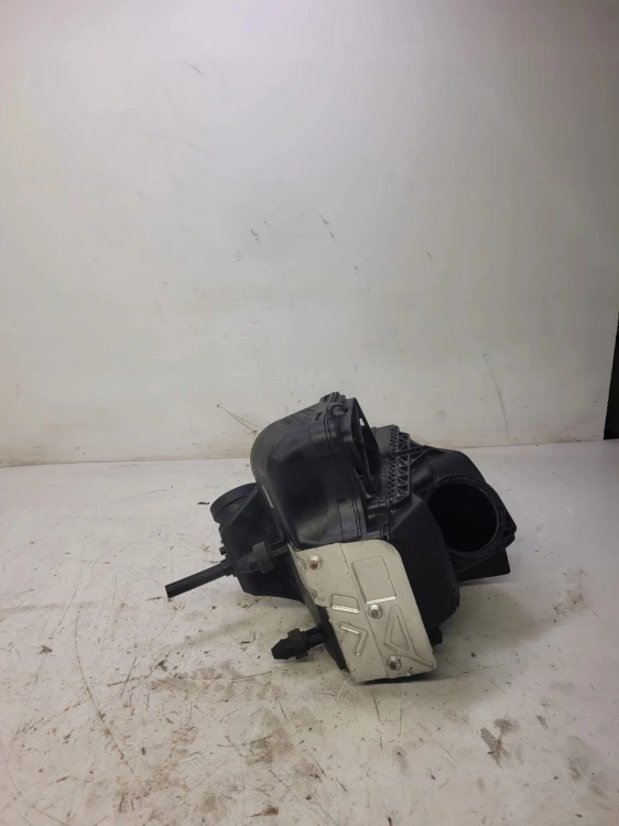 OBUDOWA FILTRA POWIETRZA AUDI A4 A5 Q5 8R0133837S