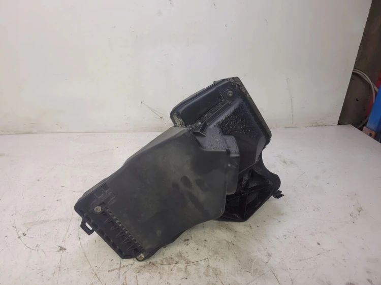 OBUDOWA FILTRA POWIETRZA AUDI A4 A5 Q5 8R0133837S
