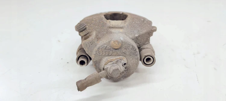 ZACISK HAMULCOWY LEWY PRZÓD AUDI A3 8P VW SEAT 81