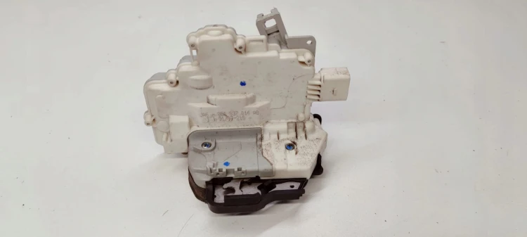 ZAMEK DRZWI PRAWY PRZÓD AUDI A4 B7 8E1837016AB 7P