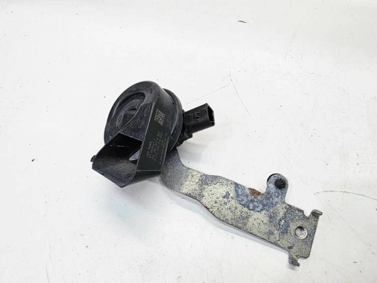 KLAKSON SYGNAŁ LOW PRAWY AUDI A3 8V LIFT 8V0951230D 5Q0951221F