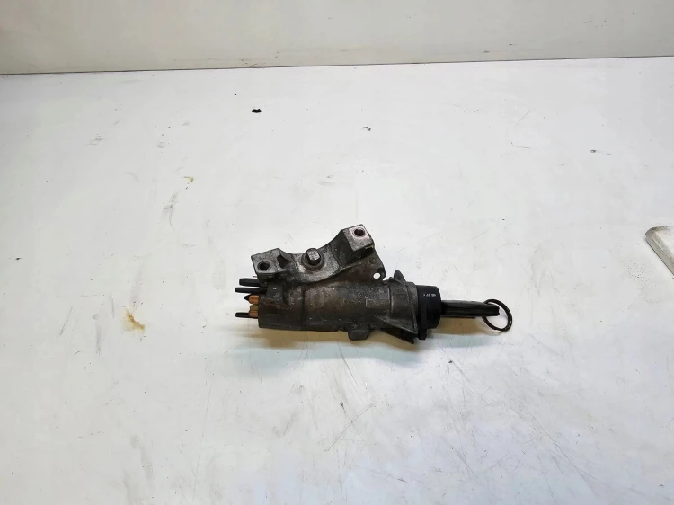 STACYJKA Z KLUCZYKIEM AUDI A4 B5 VW 4B0905851B