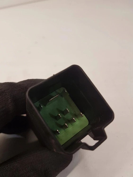 PRZEKAŹNIK ŚWIEC ŻAROWYCH AUDI VW SEAT 038907281D