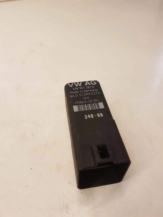 PRZEKAŹNIK ŚWIEC ŻAROWYCH AUDI VW SEAT 038907281D