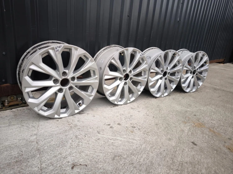 FELGA FELGI KOMPLET AUDI A4 B9 A5 8W ITP 7.5 J R17 ET38 8W0601025L R*12*