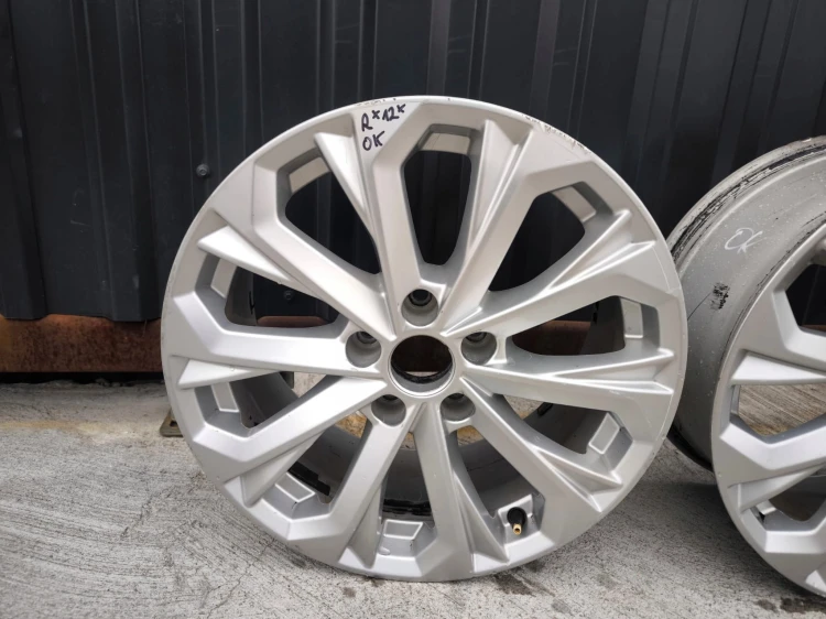 FELGA FELGI KOMPLET AUDI A4 B9 A5 8W ITP 7.5 J R17 ET38 8W0601025L R*12*