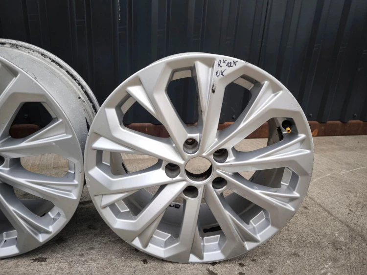 FELGA FELGI KOMPLET AUDI A4 B9 A5 8W ITP 7.5 J R17 ET38 8W0601025L R*12*