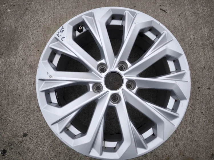 FELGA FELGI KOMPLET AUDI A4 B9 A5 8W ITP 7.5 J R17 ET38 8W0601025L R*12*