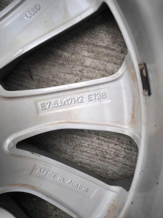 FELGA FELGI KOMPLET AUDI A4 B9 A5 8W ITP 7.5 J R17 ET38 8W0601025L R*12*