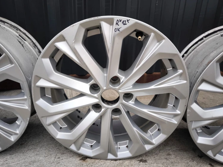 FELGA FELGI KOMPLET AUDI A4 B9 A5 8W ITP 7.5 J R17 ET38 8W0601025L R*12*