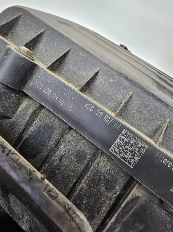 OBUDOWA FILTRA POWIETRZA AUDI A3 8V VW SEAT 5Q0129607AA