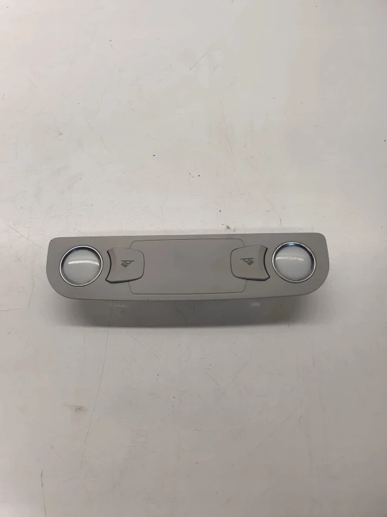 OŚWIETLENIE KABINY AUDI A6 C6 KOMBI 4L0947111B