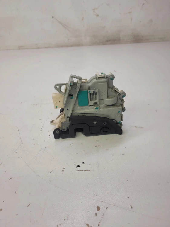 ZAMEK DRZWI PRAWY TYŁ AUDI A4 B8 A5 Q5 8K0839016D