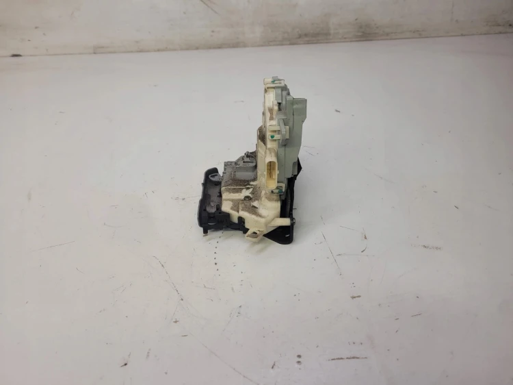 ZAMEK DRZWI PRAWY TYŁ AUDI A4 B8 A5 Q5 8K0839016D