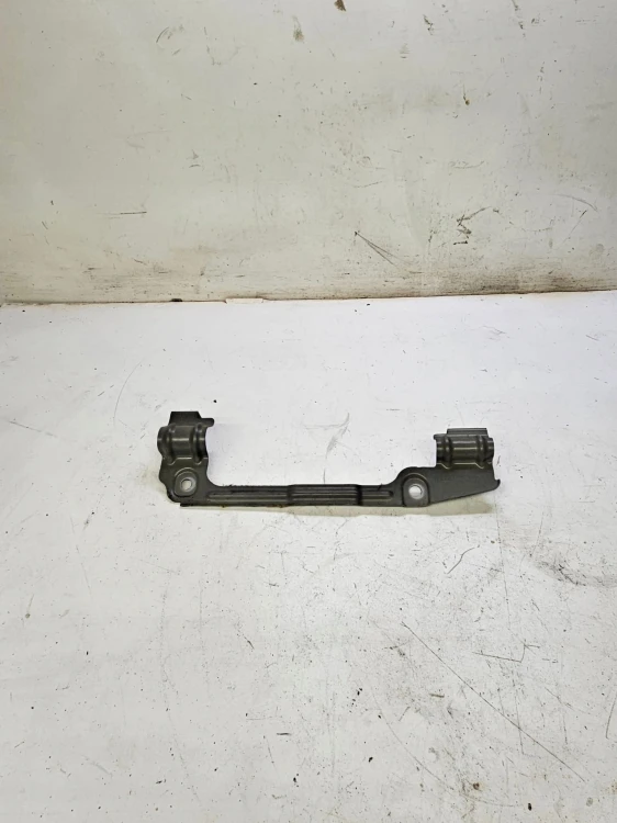 MOCOWANIE BŁOTNIKA PRAWE AUDI A6 C8 4K0821168