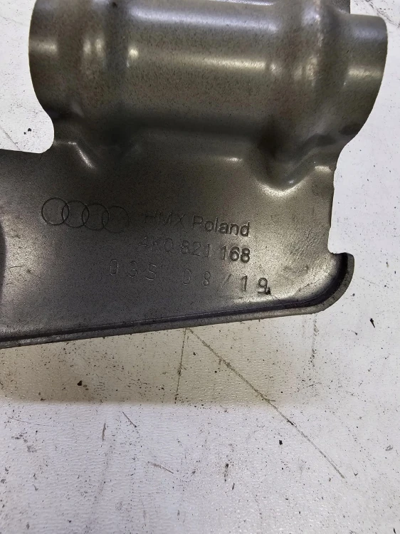 MOCOWANIE BŁOTNIKA PRAWE AUDI A6 C8 4K0821168