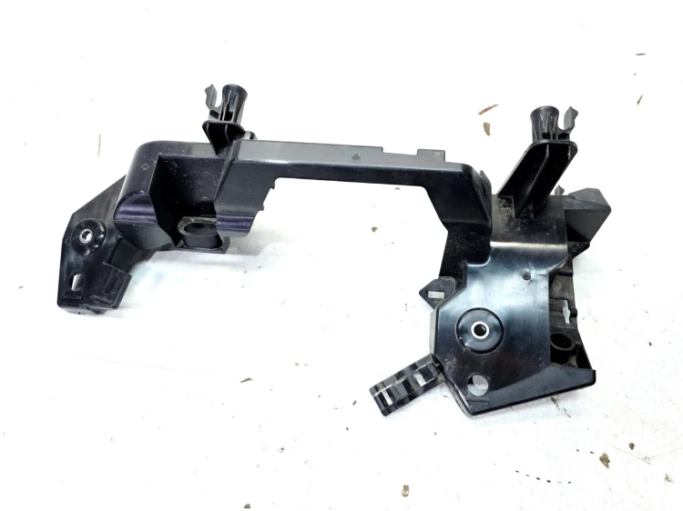 UCHWYT WSPORNIK GNIAZDA ŁADOWARKI AUDI Q4 E-TRON 89A907372