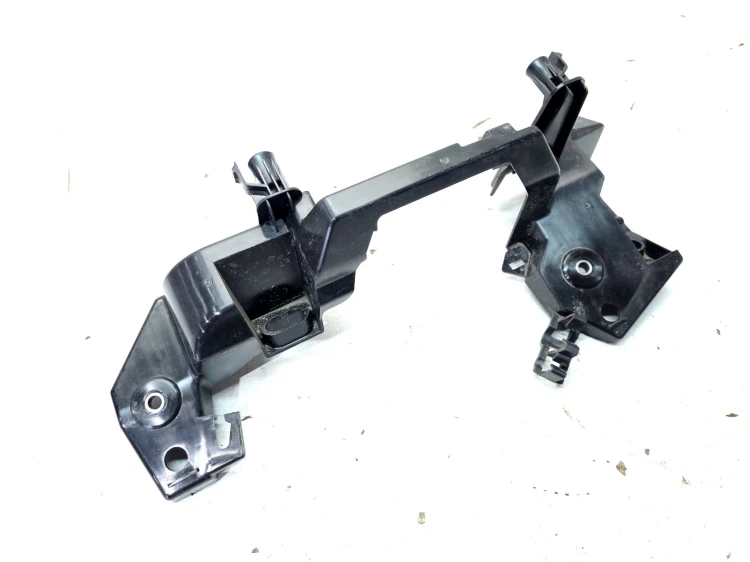 UCHWYT WSPORNIK GNIAZDA ŁADOWARKI AUDI Q4 E-TRON 89A907372