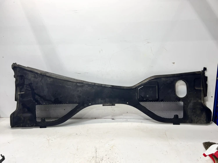 PODSZYBIE PLASTIKOWE AUDI A7 4G8819447D EU
