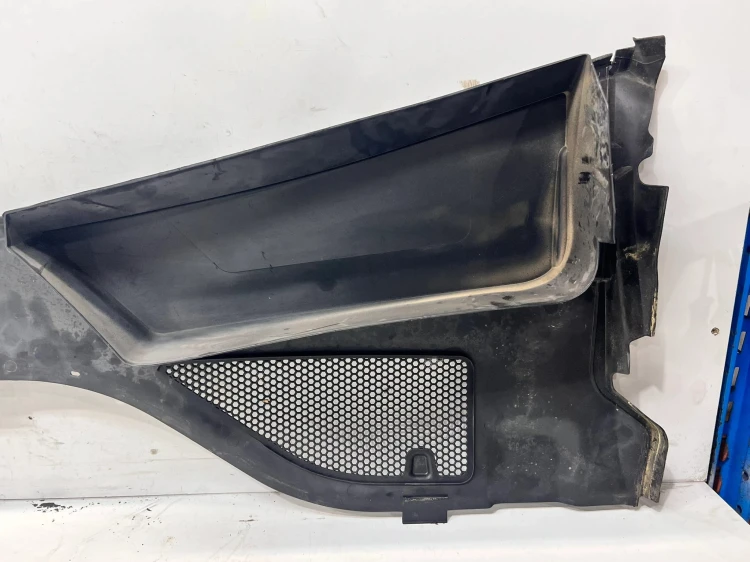 PODSZYBIE PLASTIKOWE AUDI A7 4G8819447D EU