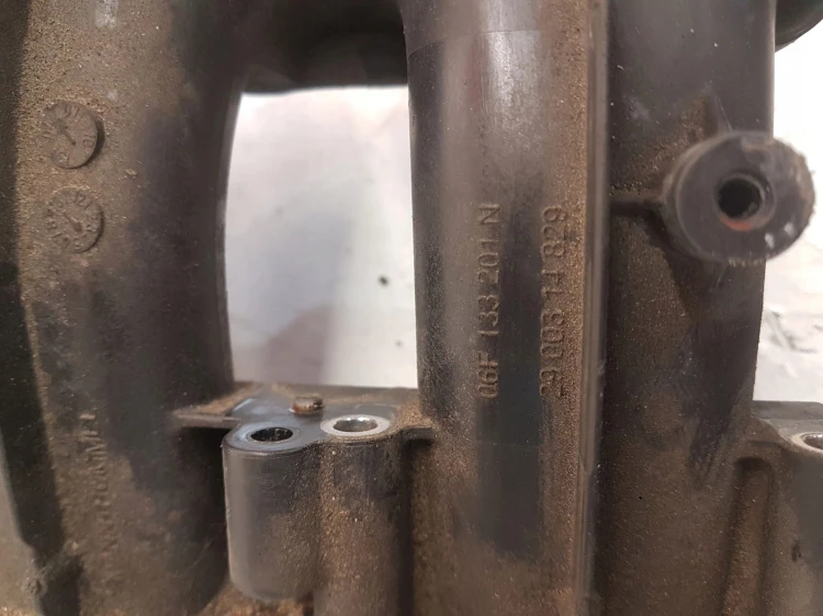KOLEKTOR SSĄCY VW AUDI A4 A6 2,0 TFSI 06D133185L