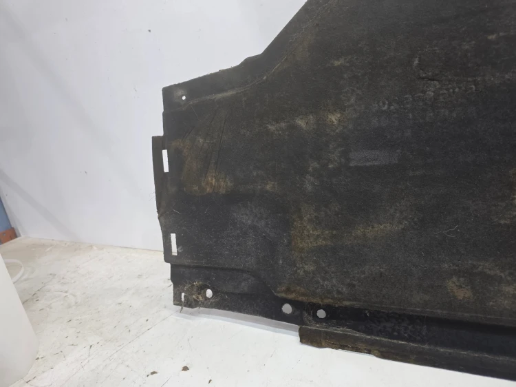 OSŁONA PODŁOGI PŁYTA PRAWA DUŻA AUDI A5 8W SPORTBACK 8W6825208B 1/26