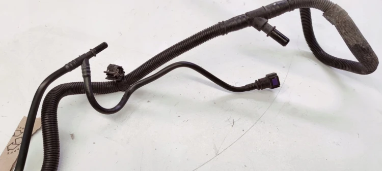 WĄŻ PRZEWÓD WLWEU ADBLUE AUDI A4 A5 8K0131963R