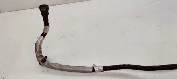 WĄŻ PRZEWÓD WLWEU ADBLUE AUDI A4 A5 8K0131963R