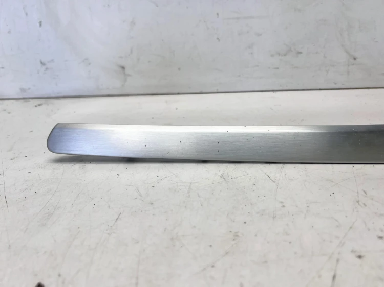 DEKOR DRZWI PRAWY PRZÓD AUDI A5 8T 8T0867410 1/26 SZCZOKOWANE ALUMINIUM