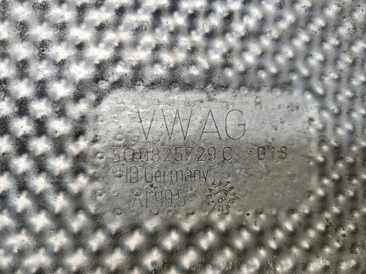 OSŁONA TERMICZNA WYDECHU AUDI A3 8V VW 5Q0825729C