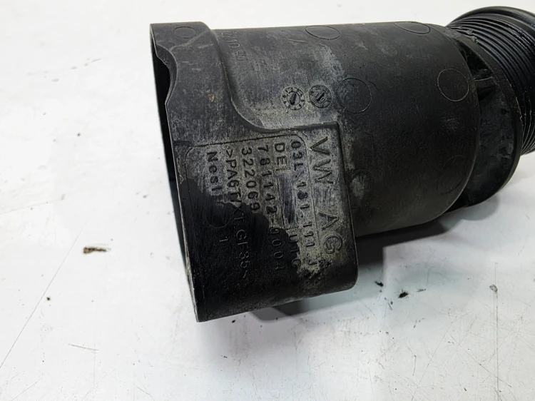 KRÓCIEC DOLOT TURBINY AUDI VOLKSWAGEN SEAT SKODA 03L131111J