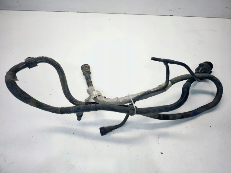 WĄŻ PRZEWÓD WLWEU WLEW PŁYNU AUDI A5 8T SPORTBACK 8T0131963H