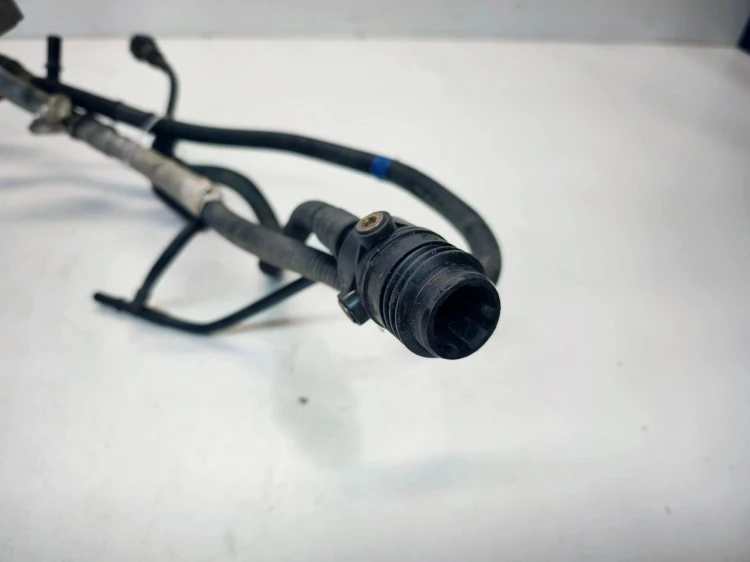 WĄŻ PRZEWÓD WLWEU WLEW PŁYNU AUDI A5 8T SPORTBACK 8T0131963H