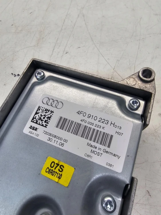 WZMACNIACZ RADIA AUDI A6 C6 4F0035223K 4F0910223H