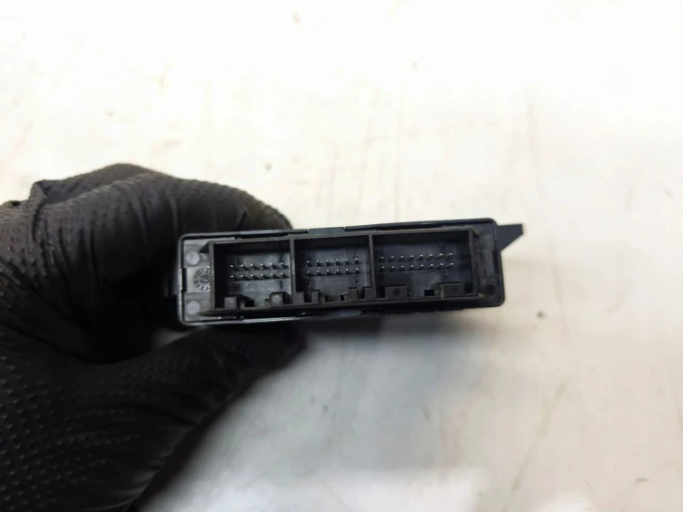 STEROWNIK CZUJNIKÓW PARKOWANIA PDC PARKTRONIK AUDI A6 C6 Q7 4F0919283E