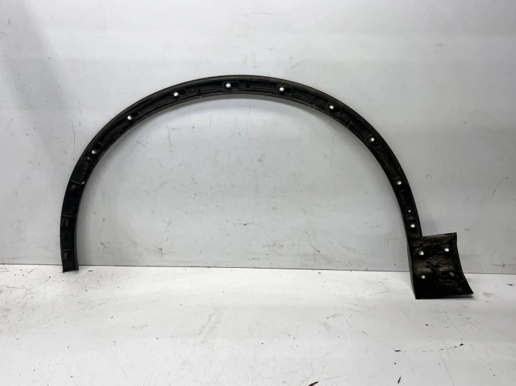 LISTWA Z BŁOTNIKA NAKŁADKA PRAWY PRZÓD AUDI Q7 4M LZ7S SLINE 4M0853718B