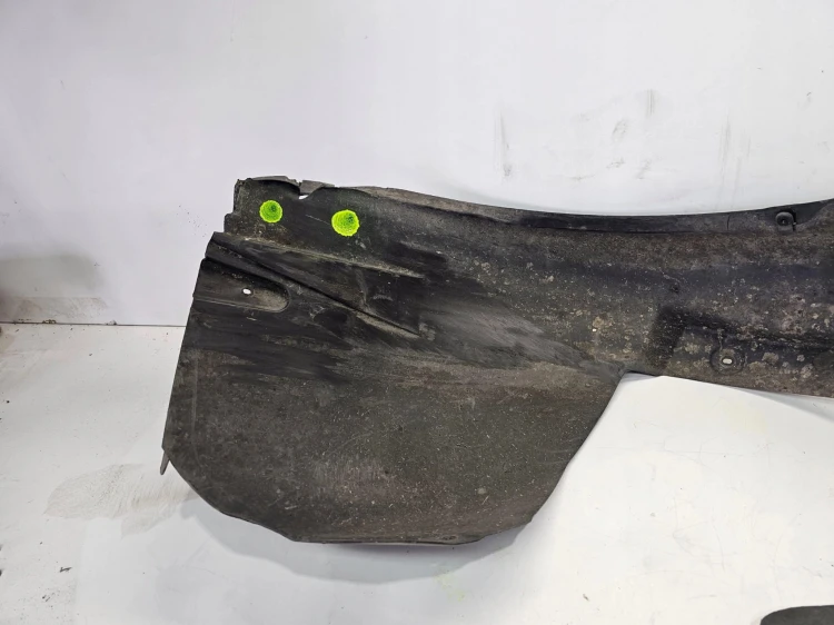 NADKOLE PRAWY PRZÓD AUDI A3 8P 8P0821172C
