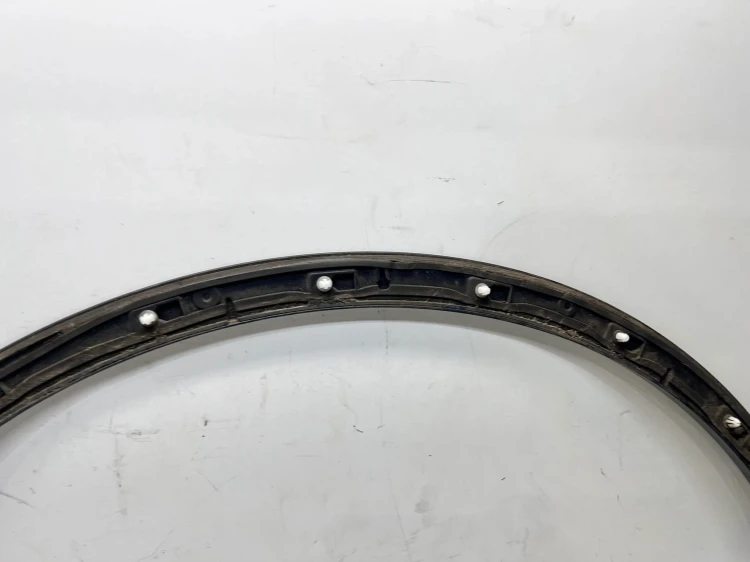 LISTWA Z BŁOTNIKA NAKŁADKA PRAWY PRZÓD AUDI Q7 4M LZ7S SLINE 4M0853718B