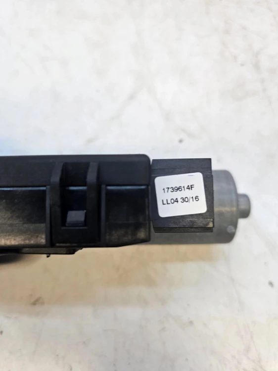 SILNICZEK SZYBERDACHU AUDI A4 B9 A5 8W 3G5877795