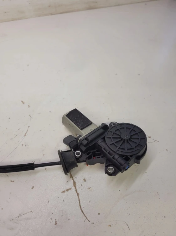ZAMEK DRZWI PRAWY TYŁ AUDI A8 D4 4H0839016D DOCIĄG