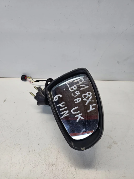 LUSTERKO ZEWNĘTRZNE PRAWE AUDI A1 8X4 6-PIN UK LB9A