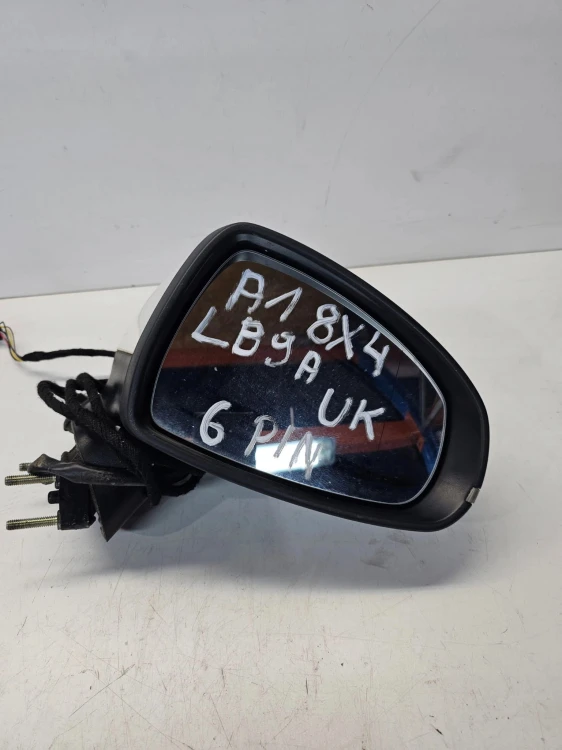 LUSTERKO ZEWNĘTRZNE PRAWE AUDI A1 8X4 6-PIN UK LB9A