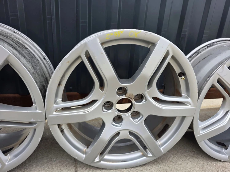 FELGA FELGI KOMPLET AUDI A4 A5 Q5 ITP 8.0J R18 ET39 8R0601025A Z*73* OK